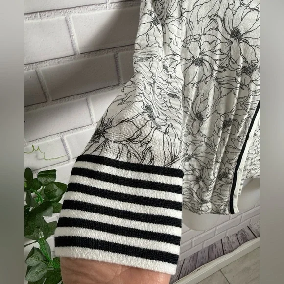 Dana Buchman Black and White 2pcs set floral tank top and Striped Cardigan/MP - Picture 8 of 13